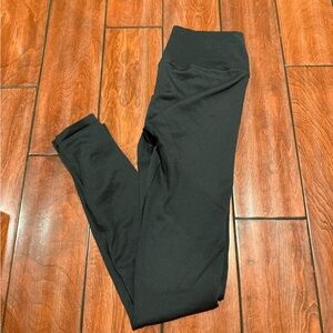 Black ribbed Alo leggings